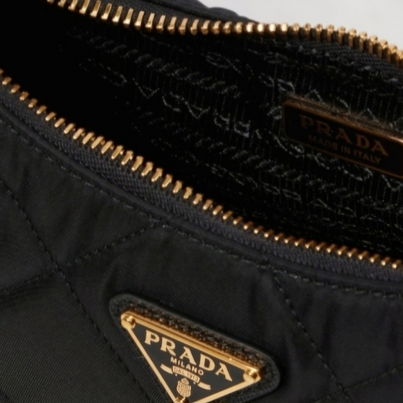 Re edition New Black Gold purse 2 way hand crossbody with pouch - Picture 6 of 11